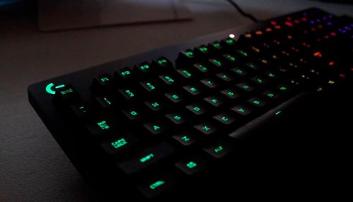 TECLADO Gaming LOGITECH G213 PRODIGY RGB